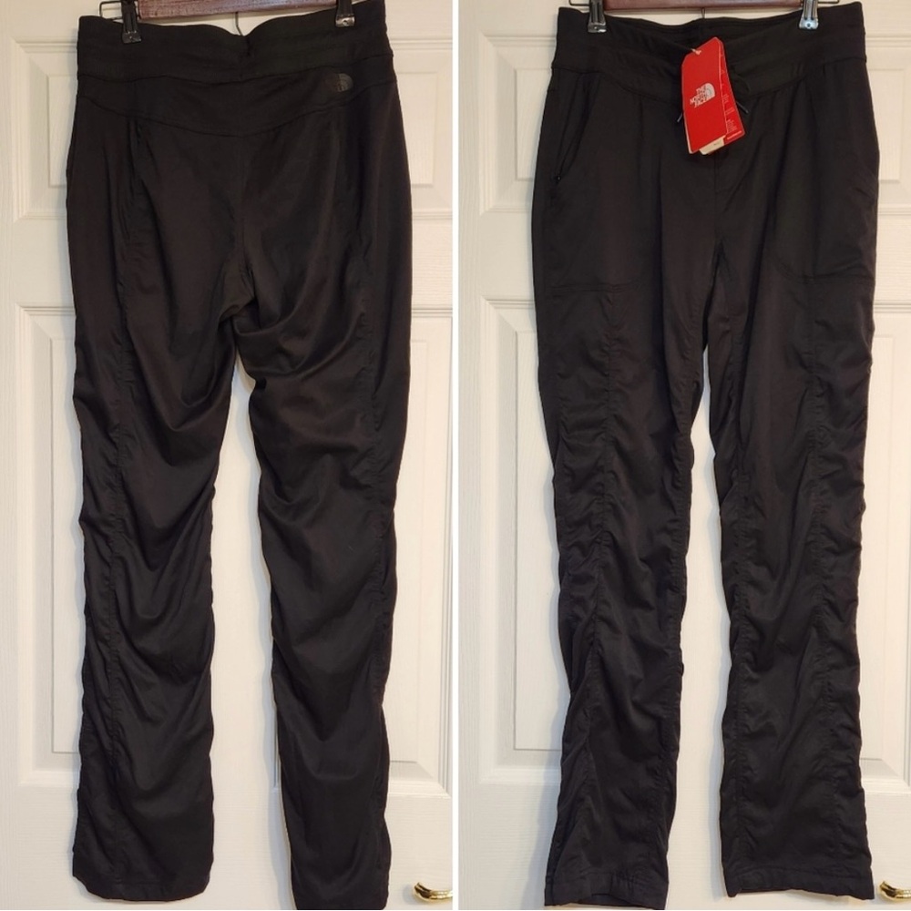 The North Face Aphrodite 2.0 Windbreaker Jogger Pant Size M